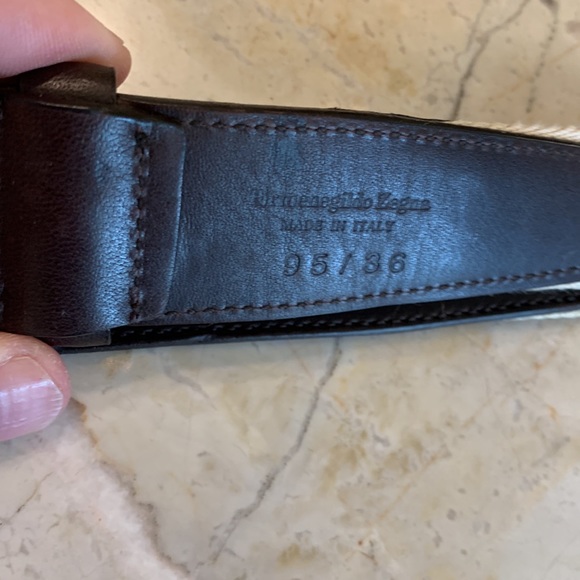 Ermenegildo Zegna Men’s Belt. Size 95/36, 44”L and 1-3/8”W. New and Unworn. - Picture 4 of 5